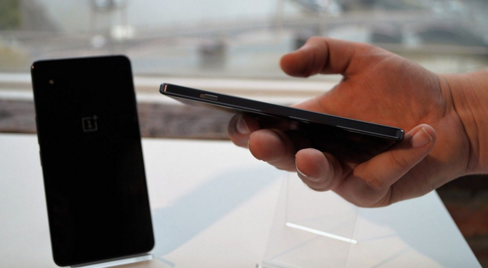 Hands On With The OnePlus X: A Humble Leap in the Right Direction