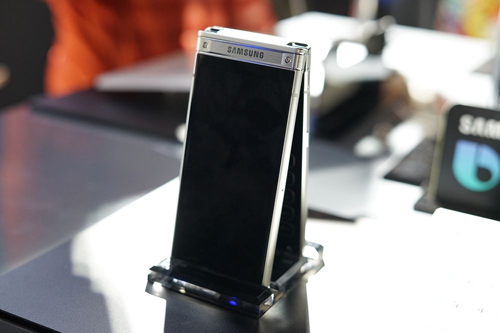 スマートフォン本体 SAMSUNG SM W2018 6/256GB SAMSUNG SM W2018 6/256GB スマートフォン・携帯電話