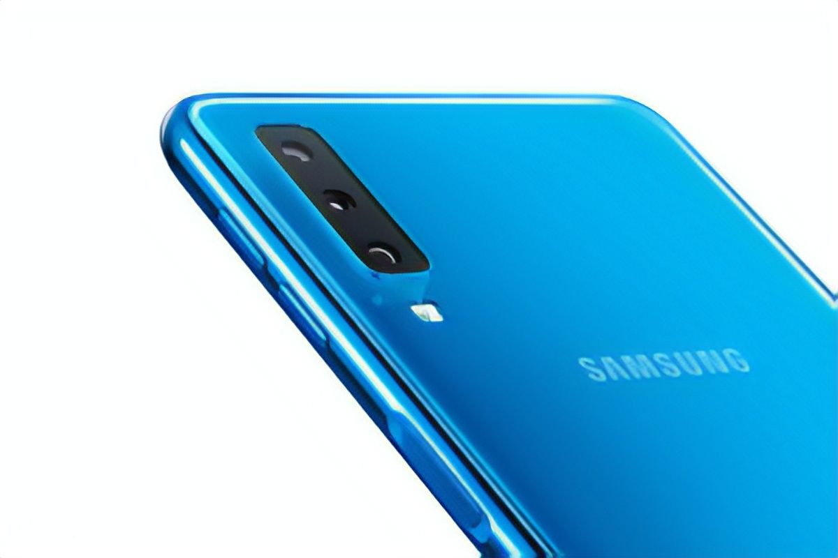 Samsung Galaxy A7 (2018) launches in India with triple rear