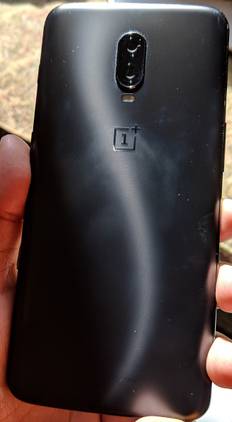 OnePlus 6T reflection
