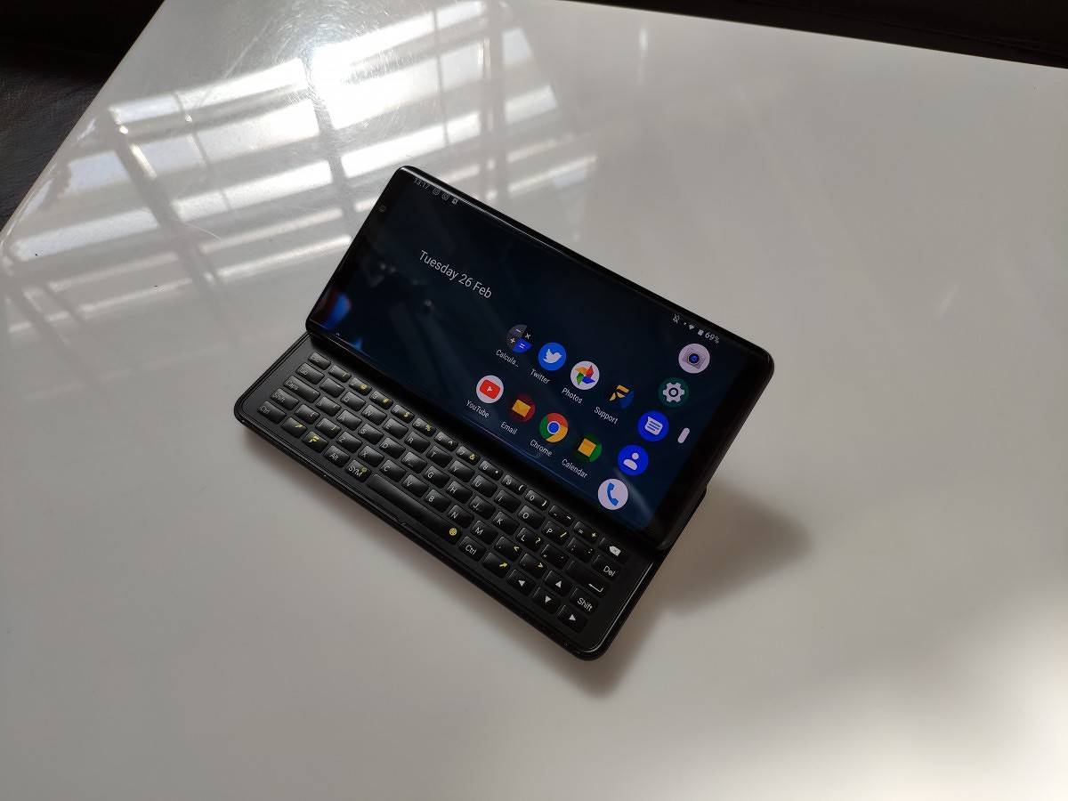 F(x)tec Pro 1 - A Slider Phone for QWERTY Keyboard Lovers?