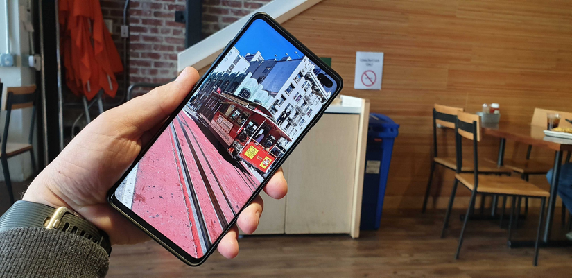 Samsung Galaxy S10+ screen protector