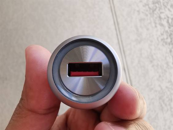 Warp Charge 30 Car Charger for the OnePlus 7 Pro