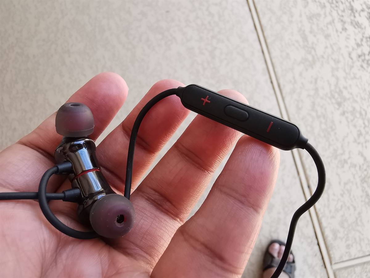 Bullets Wireless 2 earbuds