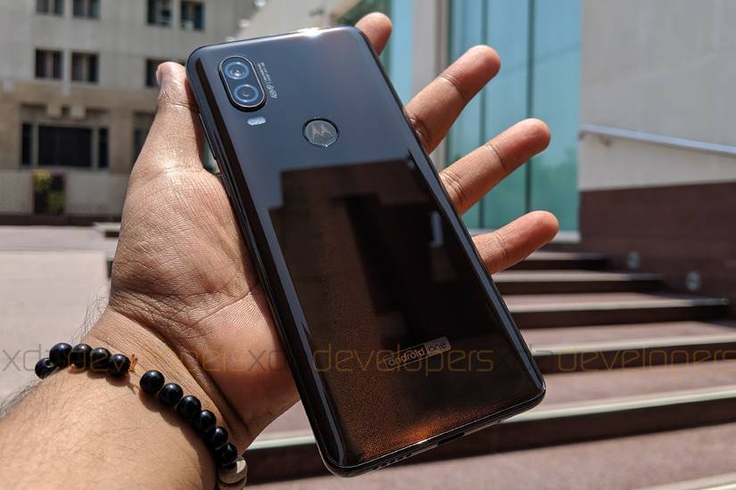 Motorola one vision