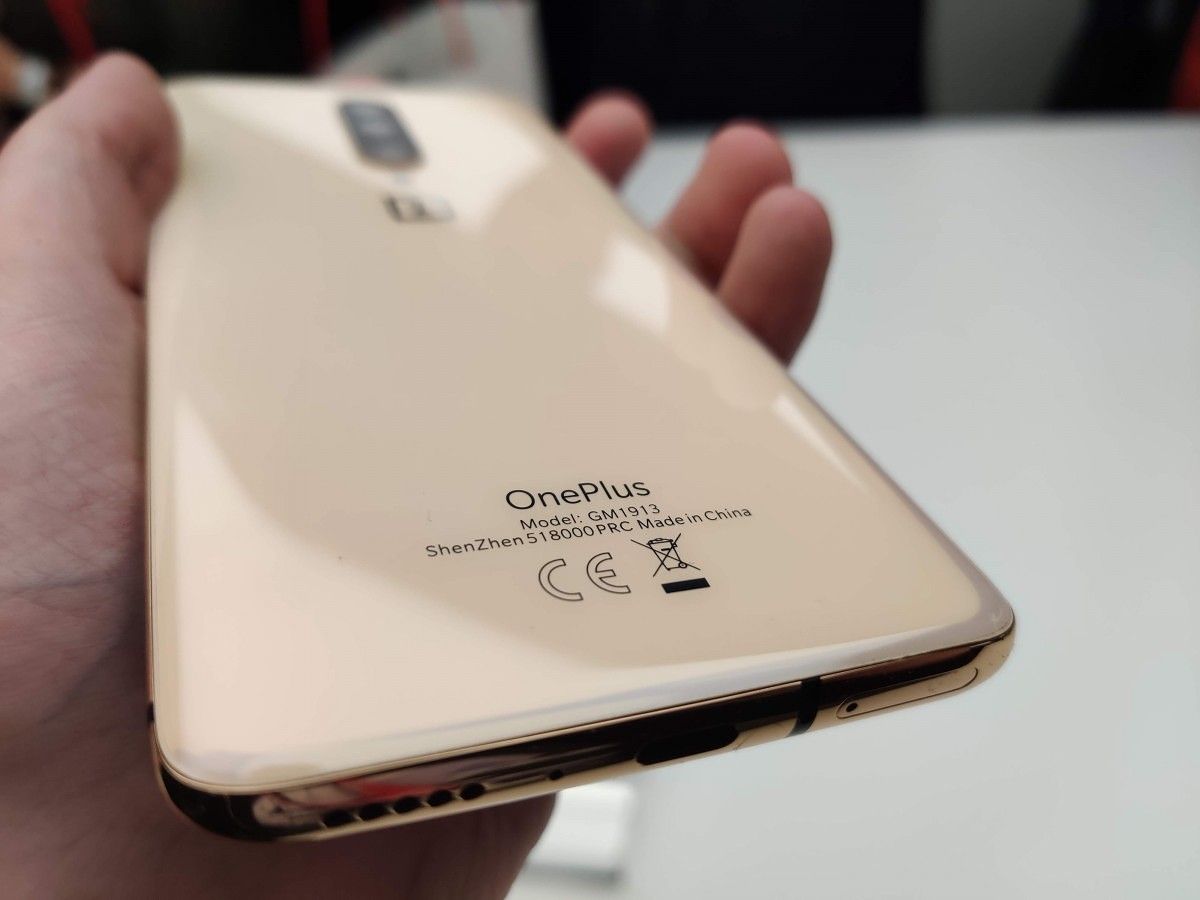 ANDROID - OnePlus 7 Pro アーモンド Almond OnePlus 7 Pro gets Almond color option - TmoNews