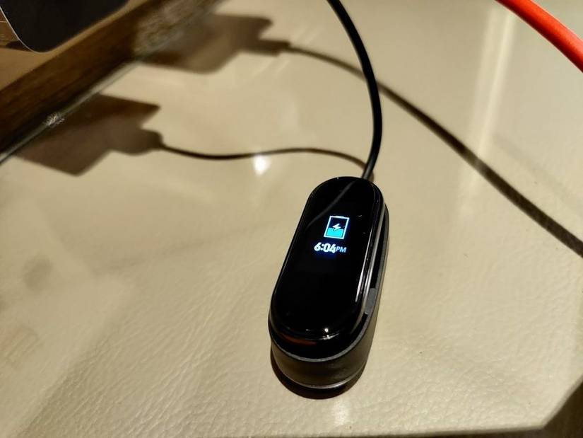 Xiaomi Mi Band 4 Charging