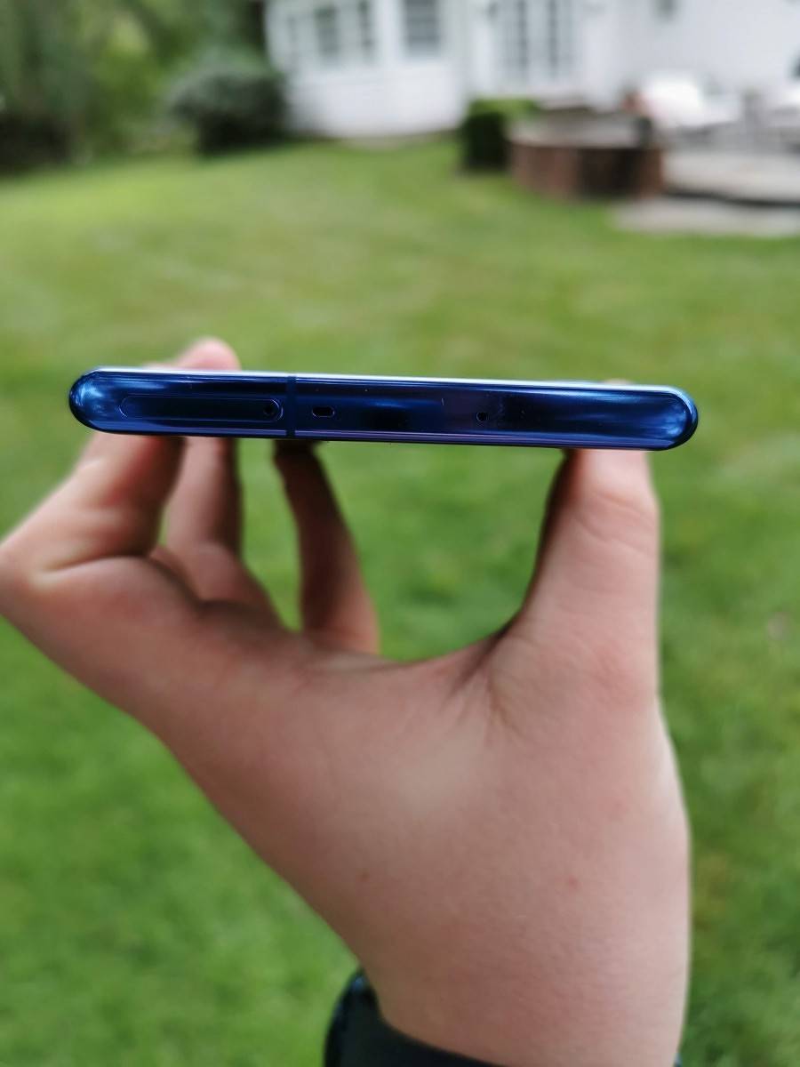 Samsung Galaxy Note 10 top side
