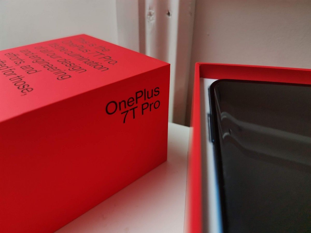 OnePlus 7 レッド 本体 箱付き OnePlus 7 Pro Unboxing: OnePlus Goes Big, Huge, Pricier and