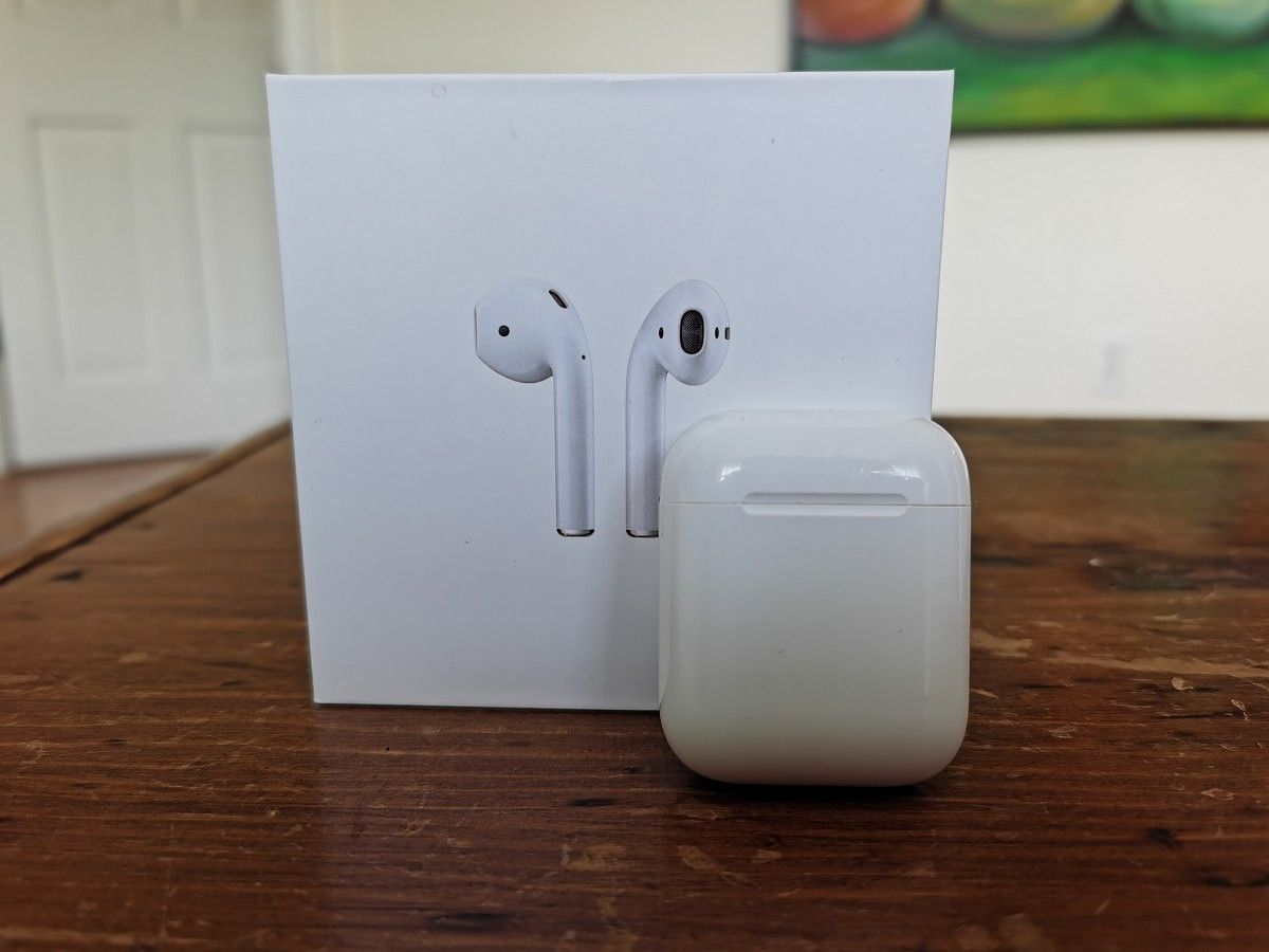 Truly Wireless Earphones - Apple AirPods