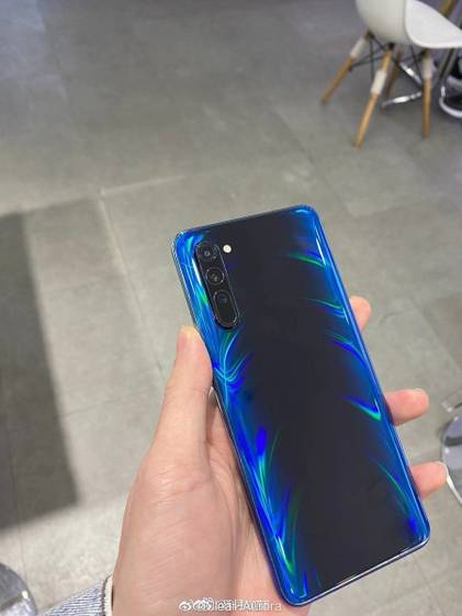 OPPO Reno3