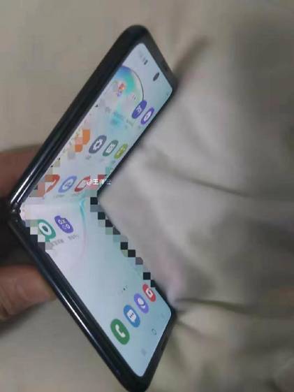 galaxy fold clamshell 2