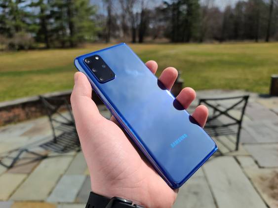 Samsung Galaxy S20 Plus in hand