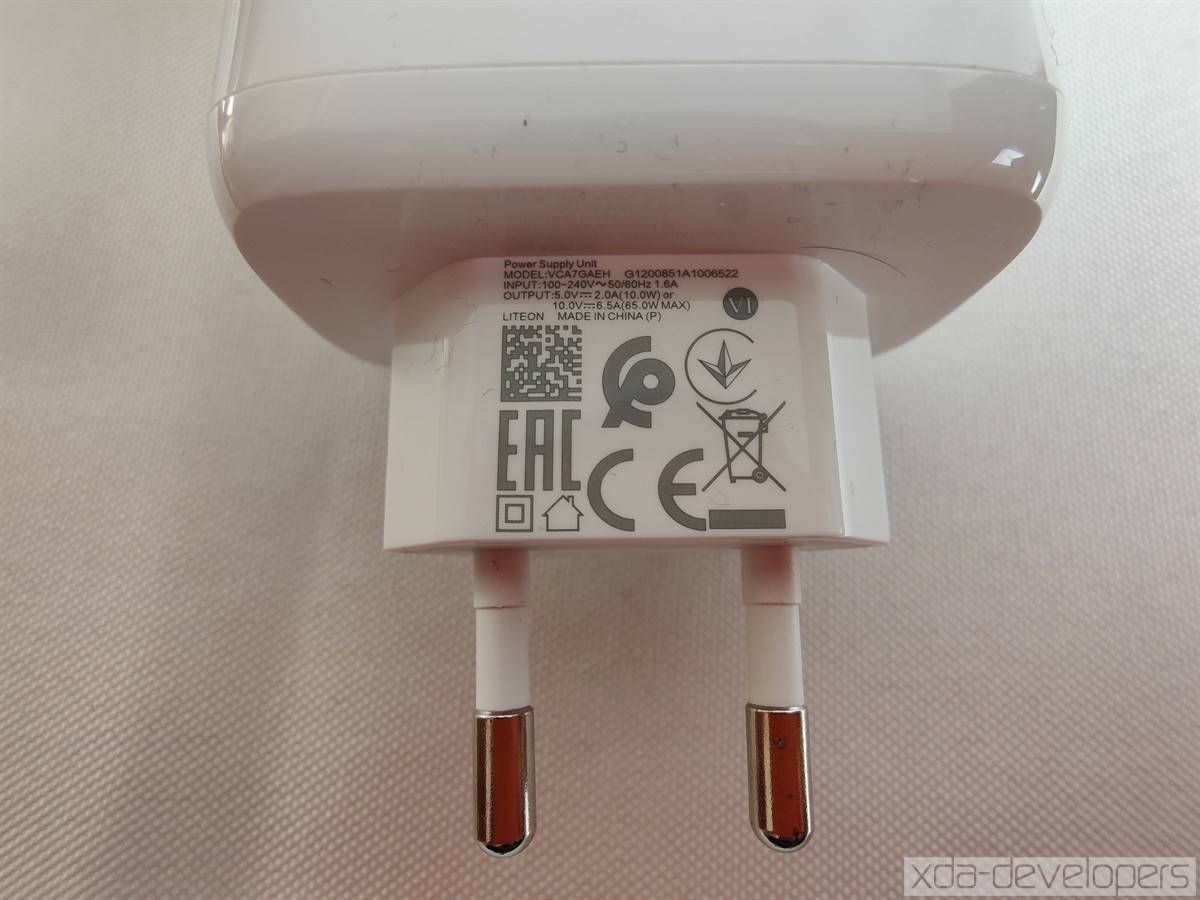 OPPO SuperVOOC 2.0 charger