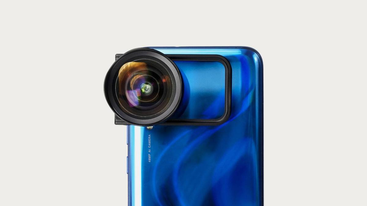 Moment's new mount lets you use Moment lenses on any Android phone