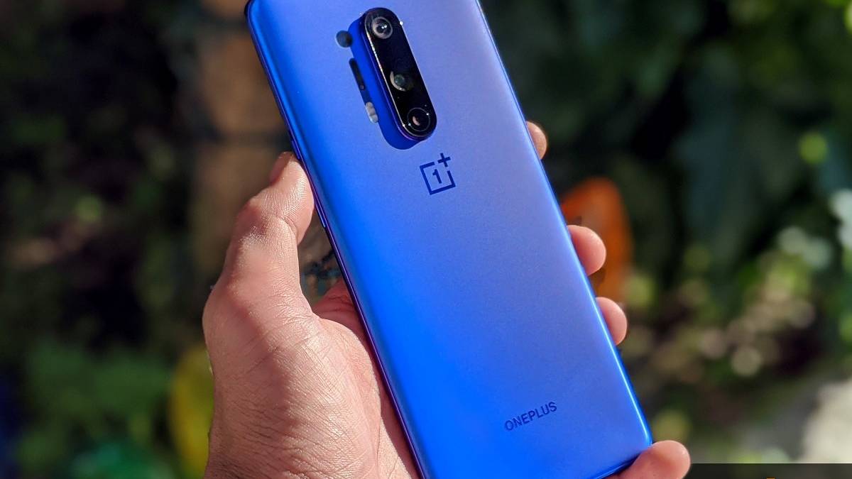 OnePlus 8 Pro Review - Never Settle on Hardware