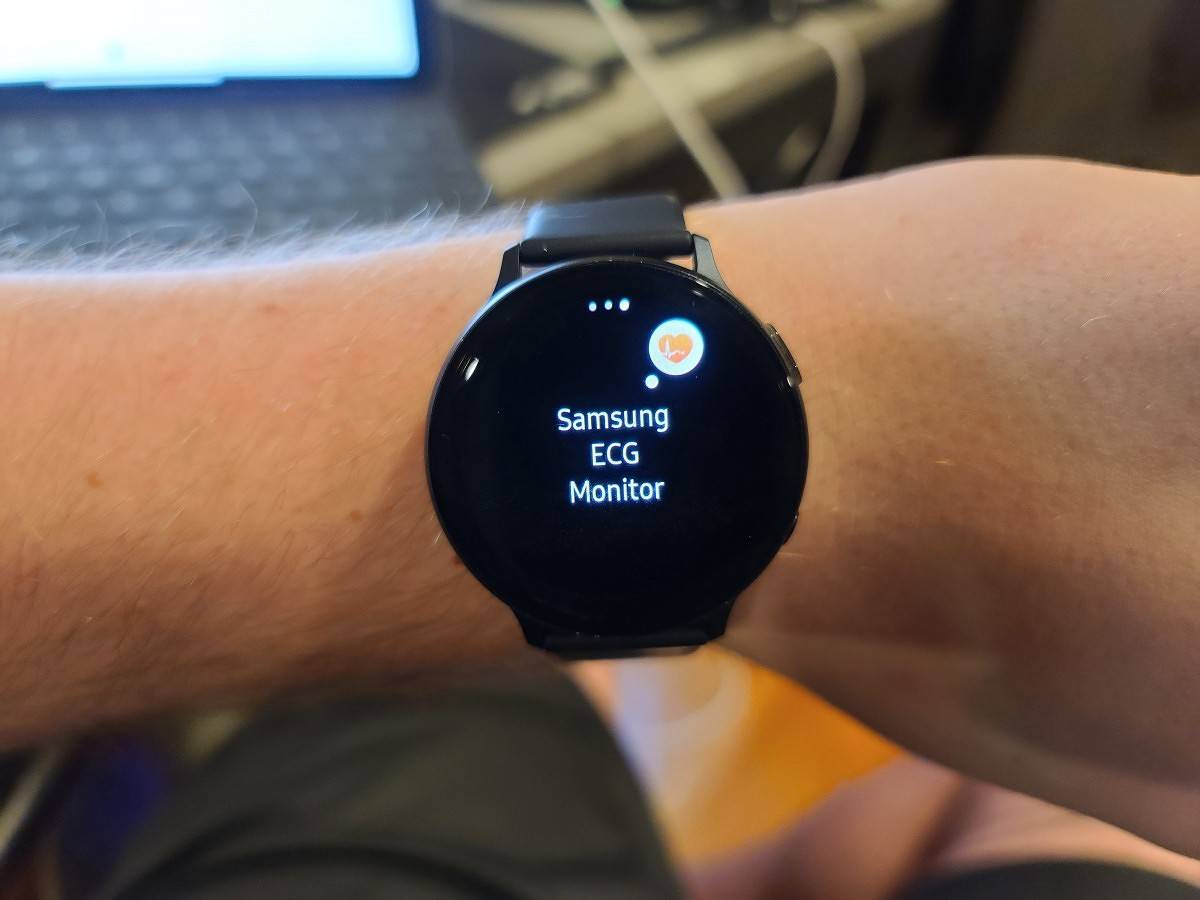 Samsung Galaxy Watch Active 2 ECG monitoring