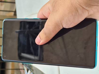 OnePlus 8 Pro vs Samsung Galaxy S20+