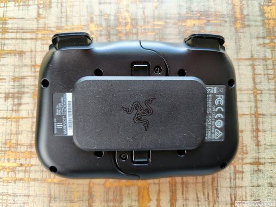 Razer Kishi extending telescopic game controller for Android