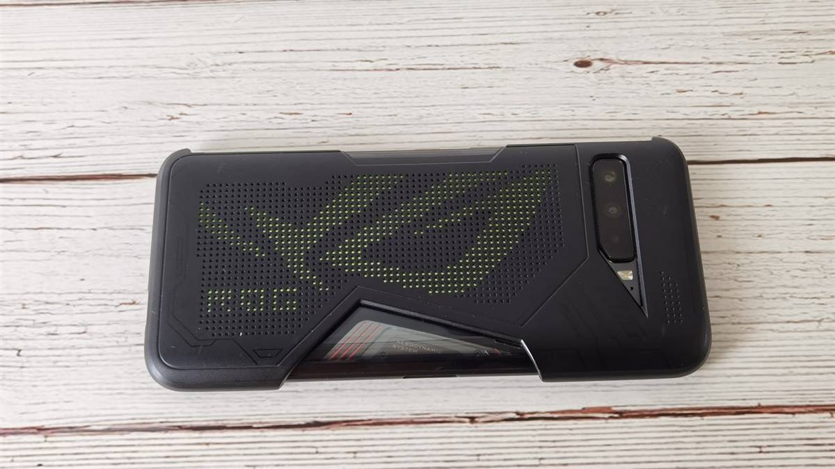 Lightning Armor case for the ASUS ROG Phone 3