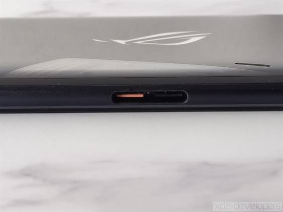 ASUS ROG Phone 3 side charging port