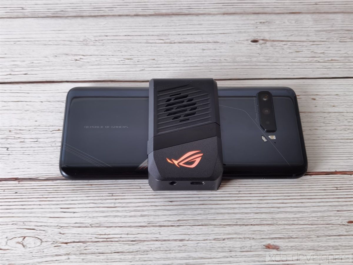 AeroActive Cooler 3 on the ASUS ROG Phone 3
