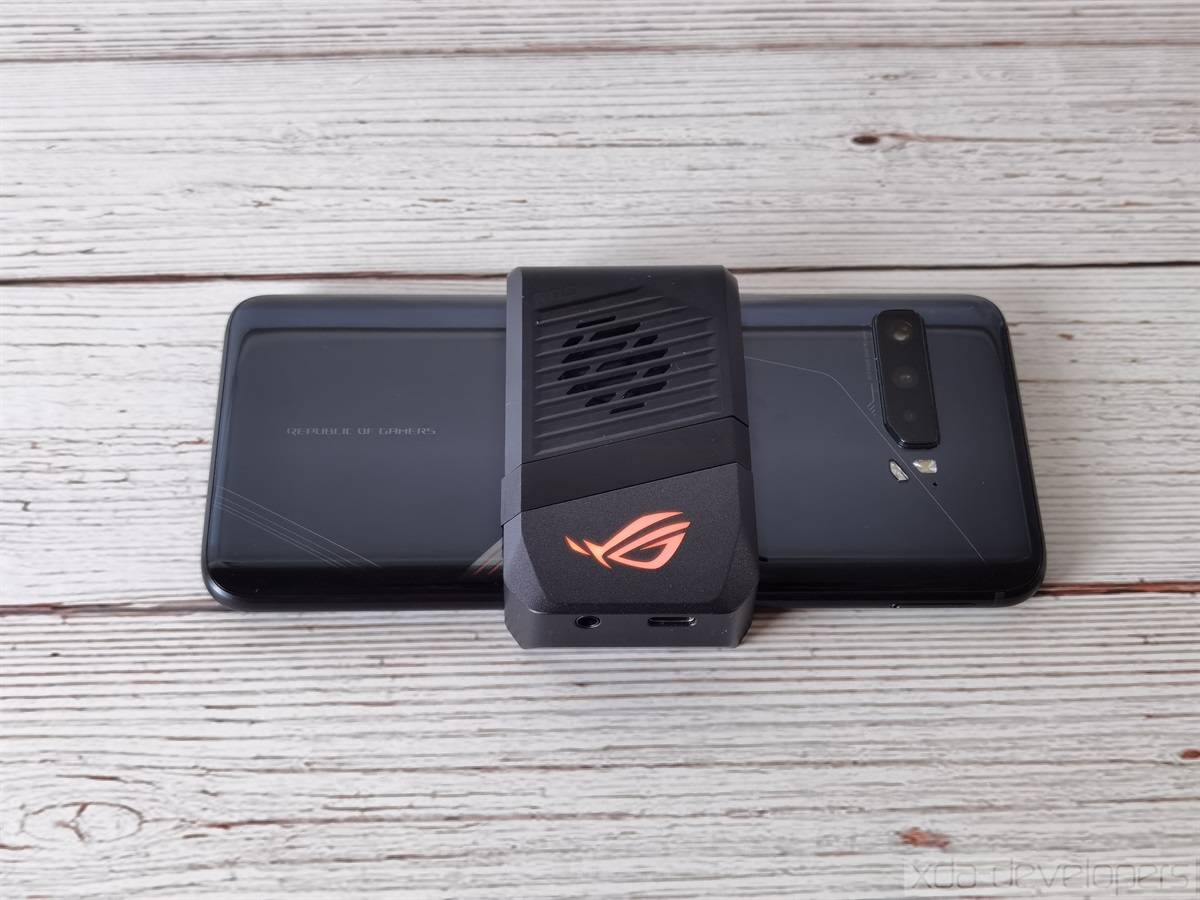 AeroActive Cooler 3 on the ASUS ROG Phone 3