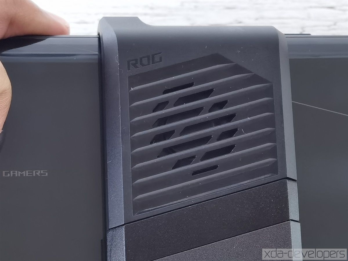 AeroActive Cooler 3 on the ASUS ROG Phone 3
