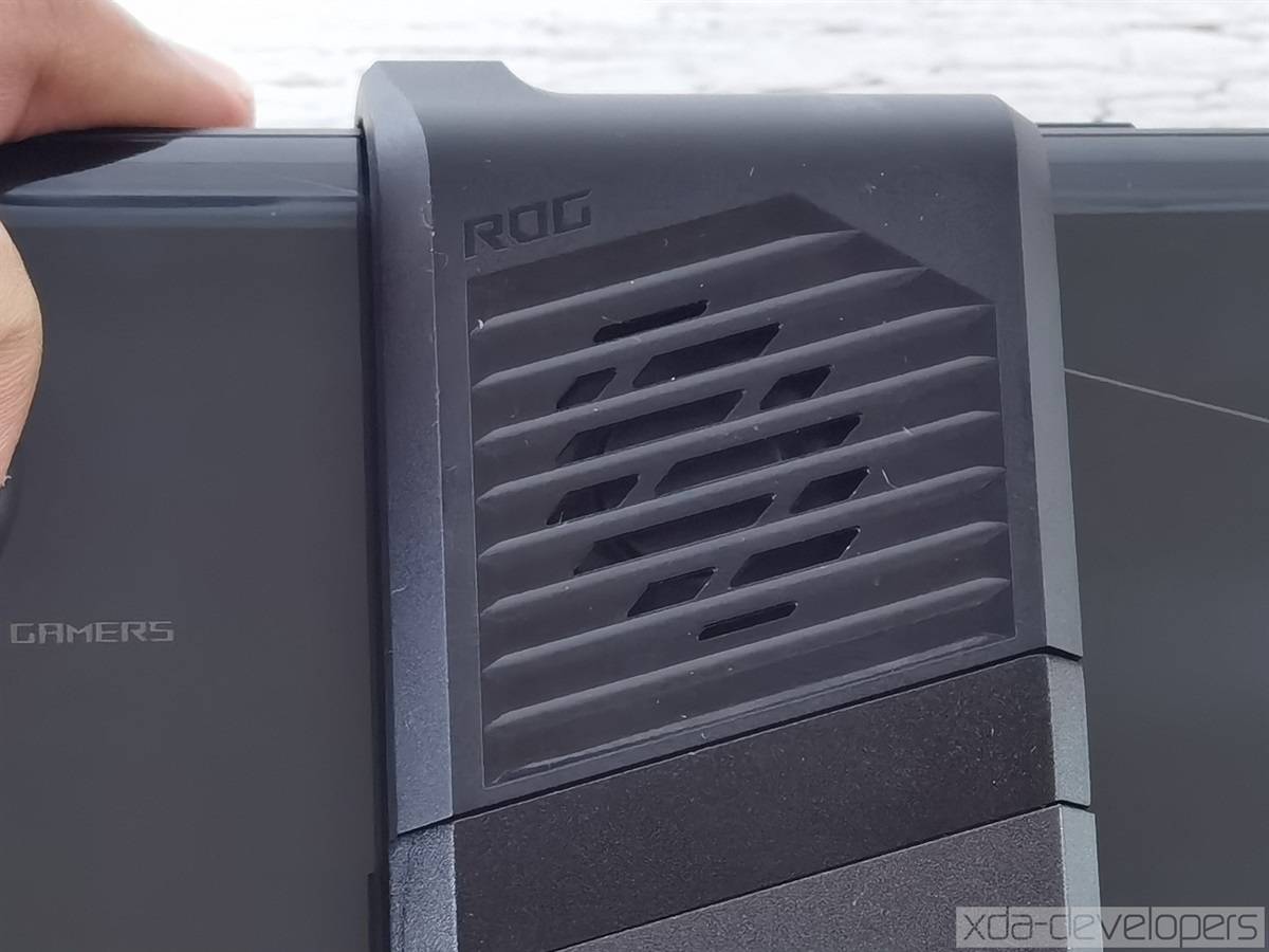 AeroActive Cooler 3 on the ASUS ROG Phone 3