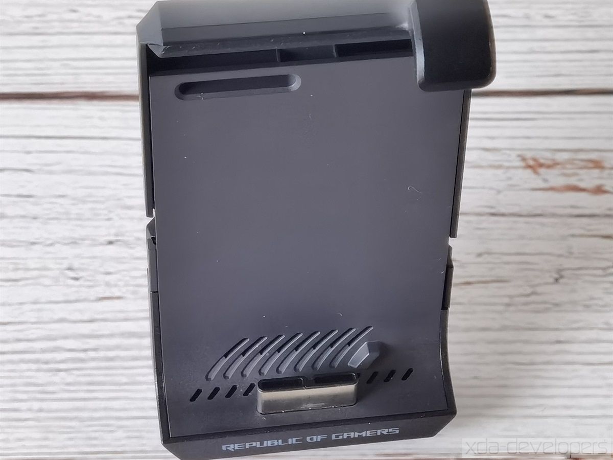 AeroActive Cooler 3 on the ASUS ROG Phone 3