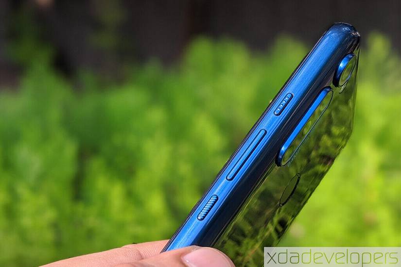 Motorola One Fusion plus review google assistant button