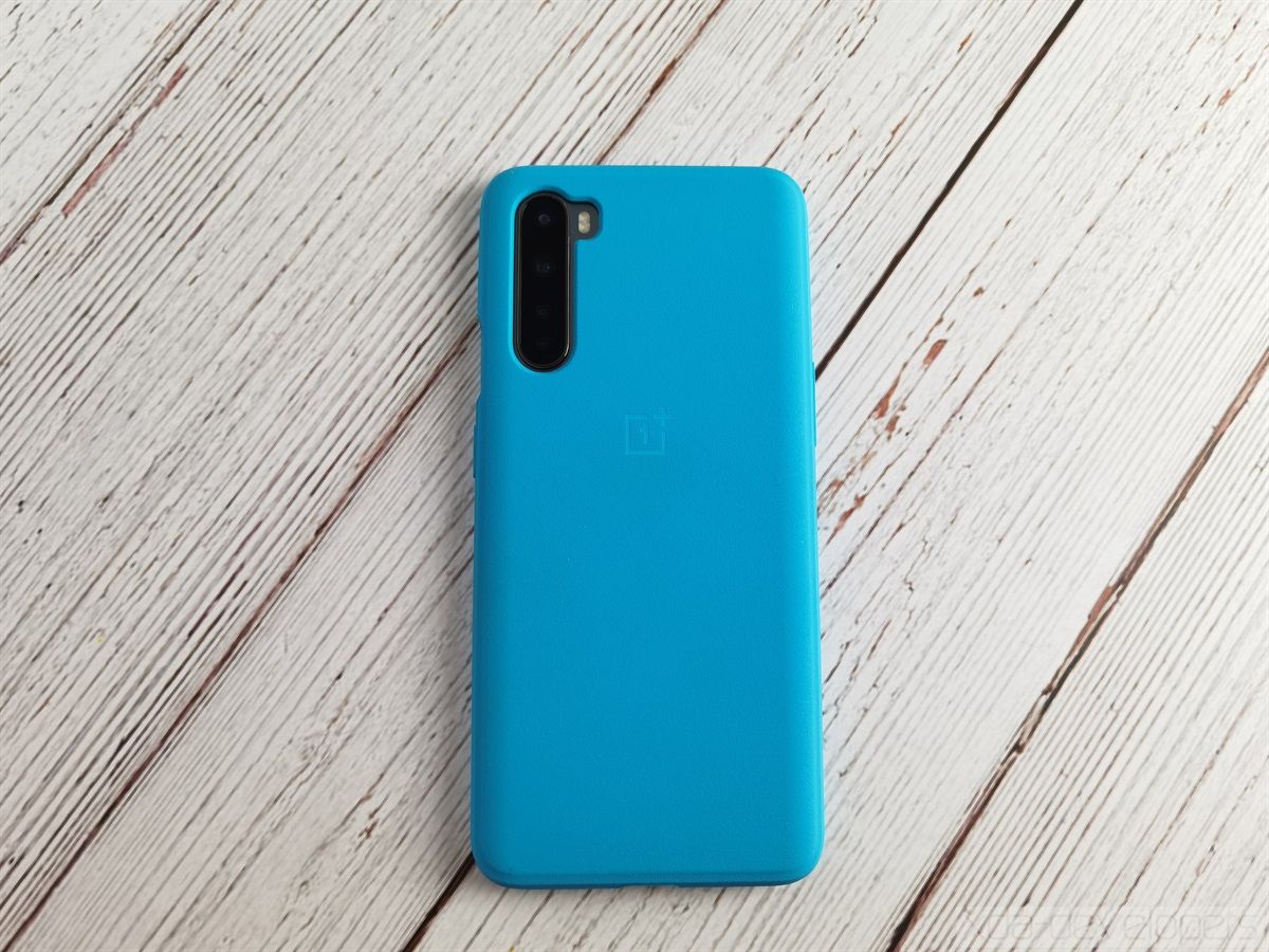 OnePlus Nord in Sandstone Nord Blue bumper case