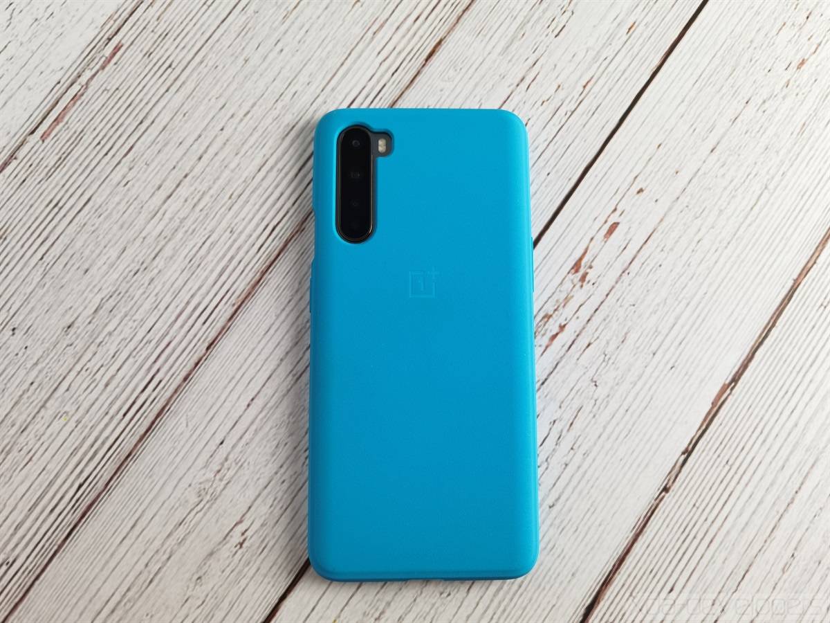 OnePlus Nord in Sandstone Nord Blue bumper case