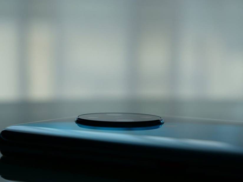 POCO F2 Pro camera bump