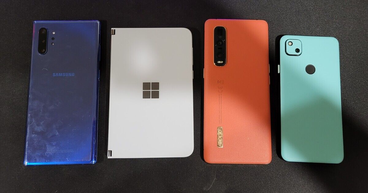 Surface Duo Unboxing - Hands-on with Microsoft's Dual Screen Phone