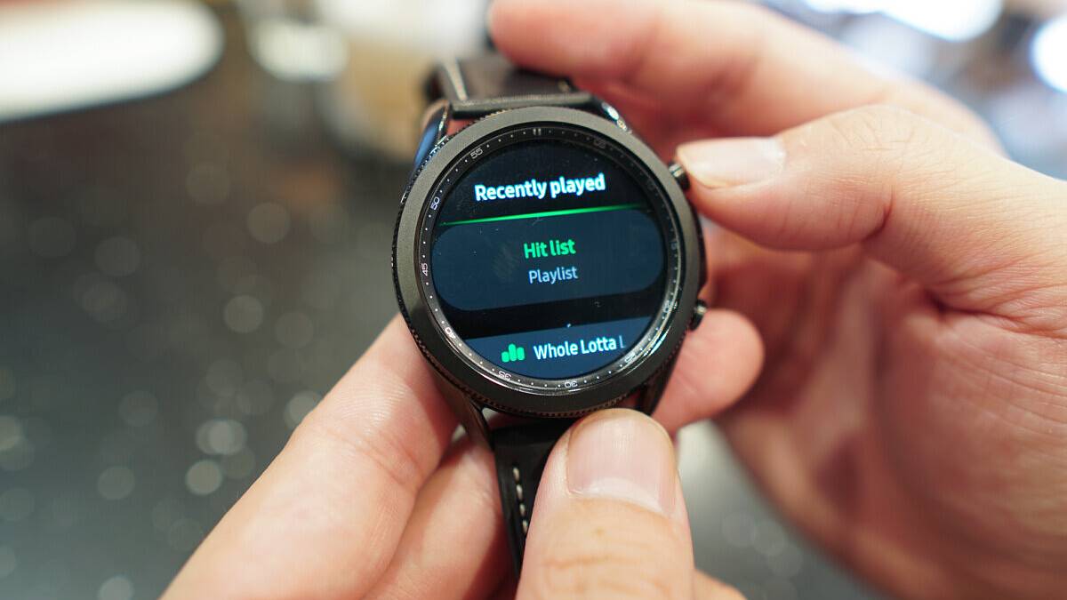 Galaxy-Watch-3-Apple-Watch-6XDA
