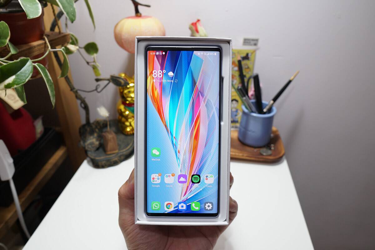 LG Wing
