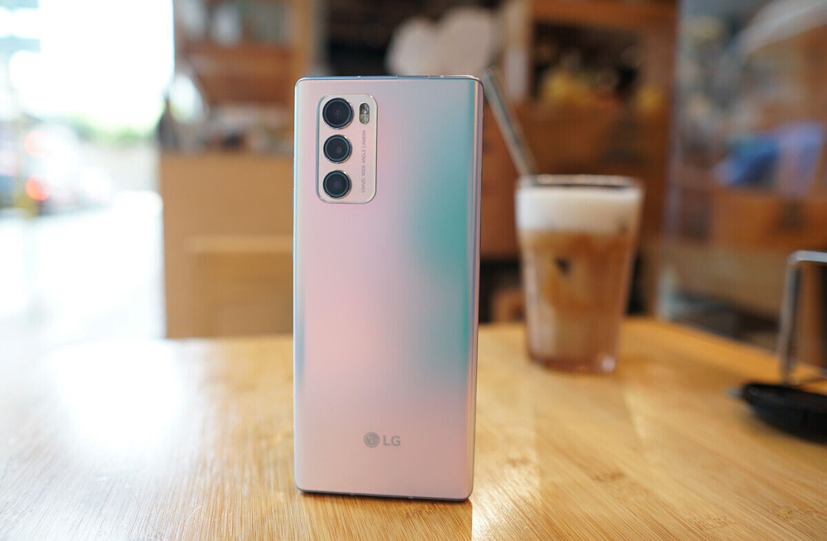 LG Wing hands on preview: Who said phones were boring in 2020? | XDA