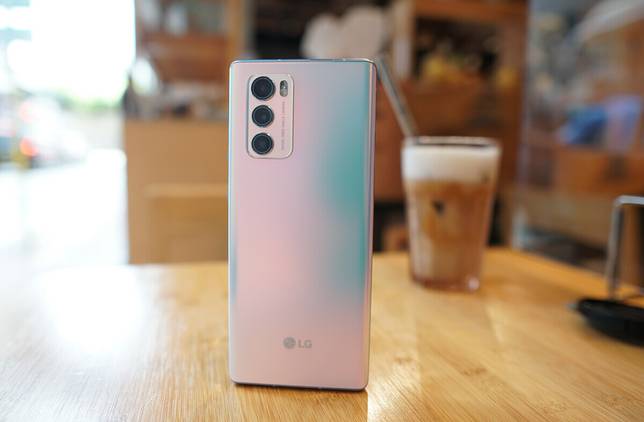 LG Wing