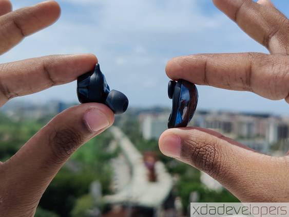 Samsung Galaxy Buds Live - Comparison with Samsung Galaxy Buds+