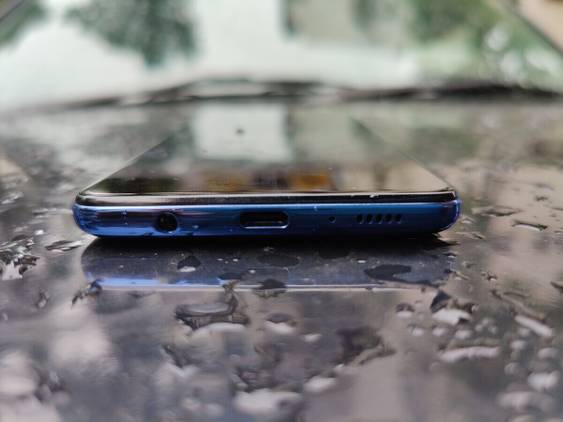 Samsung Galaxy M51 headphone jack