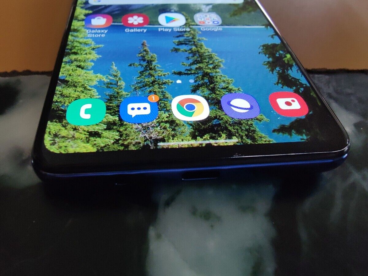 Samsung Galaxy M51 display angle