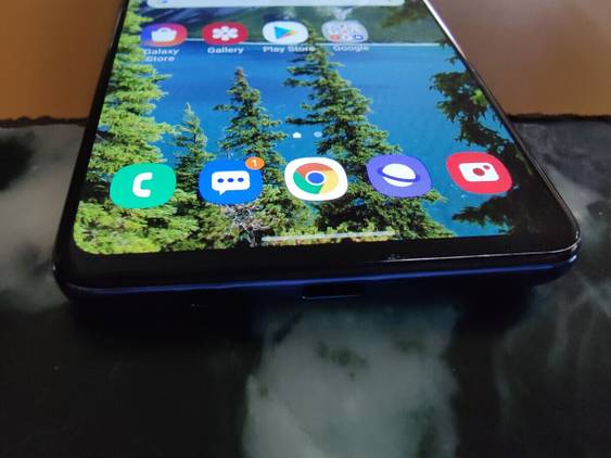 Samsung Galaxy M51 display angle