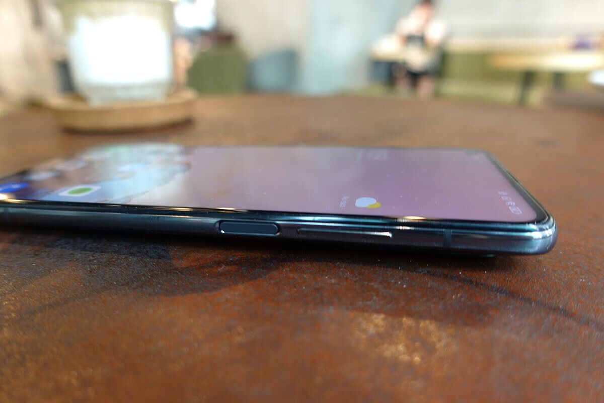 Xiaomi Mi 10T Pro - Right Side
