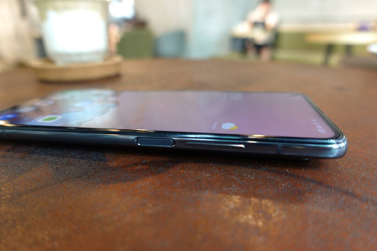 Xiaomi Mi 10T Pro - Right Side