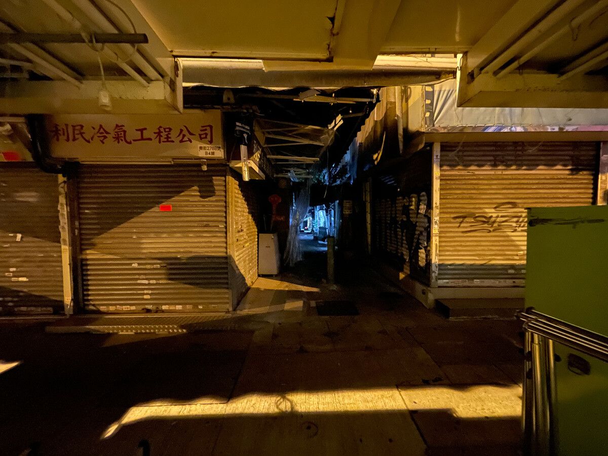 iPhone 12 Pro ultra-wide night shot