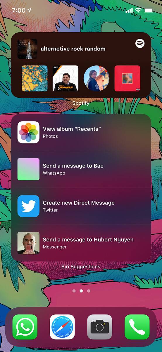 iOS Smart Stack displaying shortcuts to send a Twitter DM or message a Facebook friend