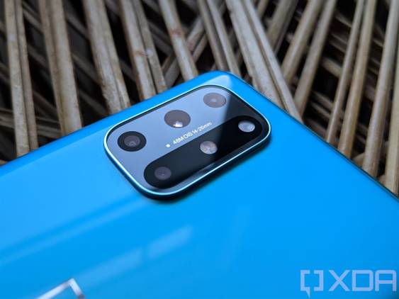OnePlus-8T-Aquamarine-Green-Back-Camera-Bump