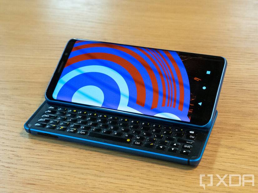 XDA F(x)tec Pro1-X Blue - front showing keyboard open