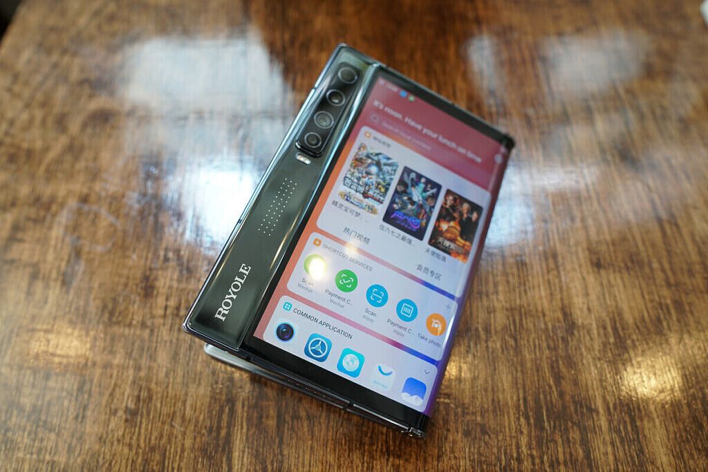 Royole FlexPai 2 Hands On Preview: Huge improvement but is it enough?